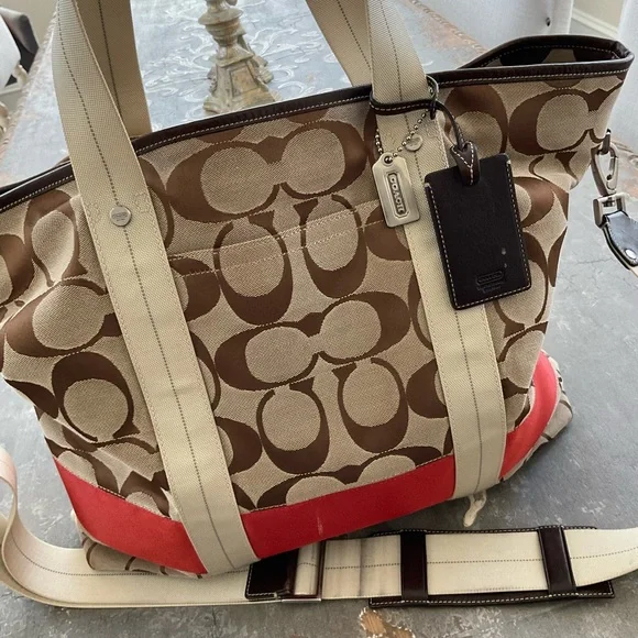 Large weekender Coach bag in EUC - Picture 7 of 8